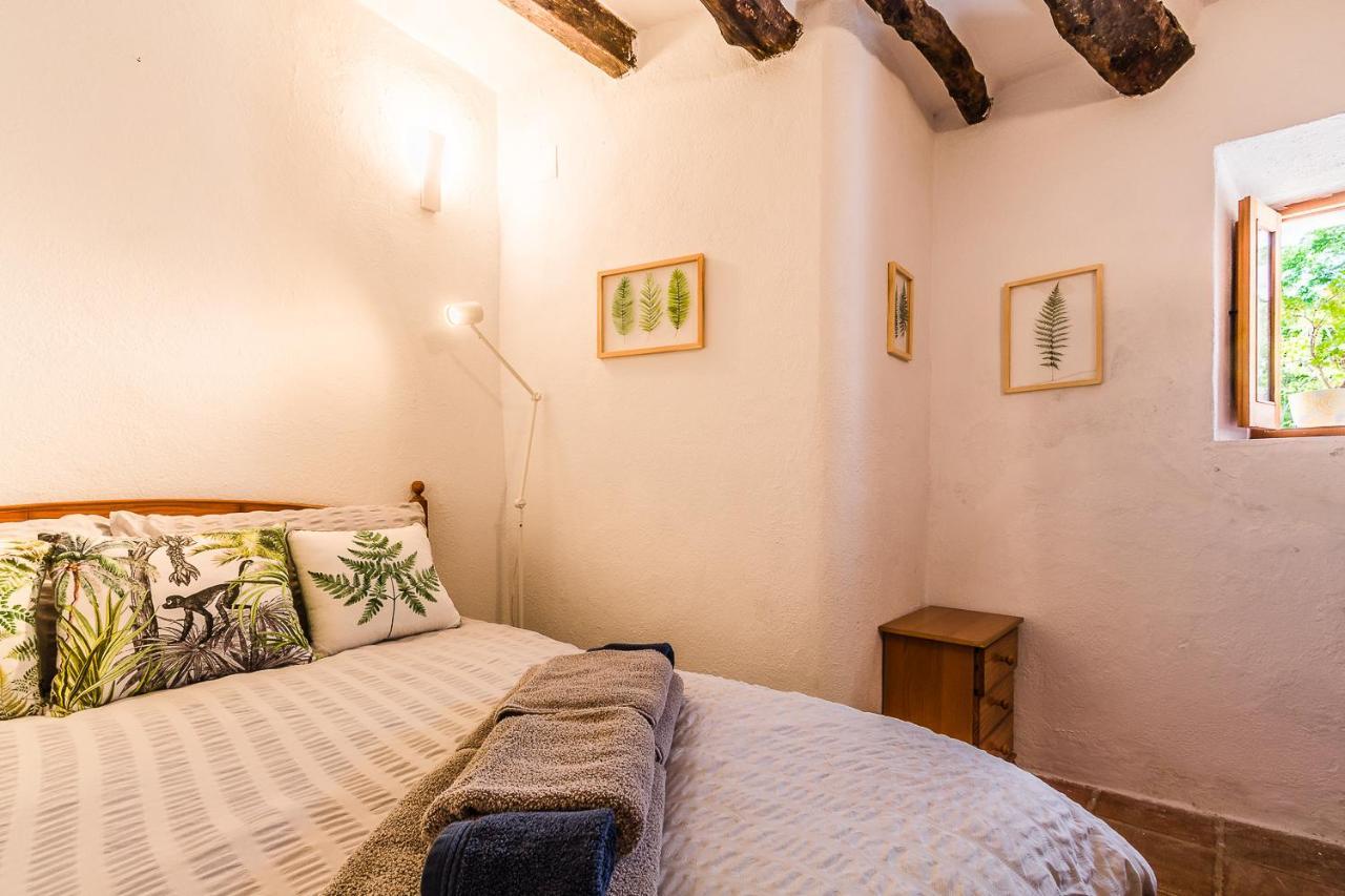 Casa Mundo - 16Th Century Traditional White Village House With Pool Pinos del Valle Exteriér fotografie