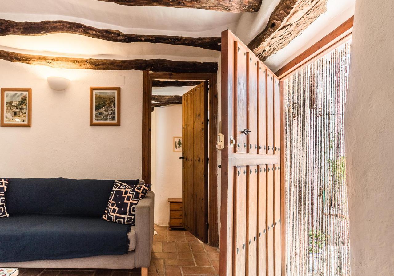 Casa Mundo - 16Th Century Traditional White Village House With Pool Pinos del Valle Exteriér fotografie