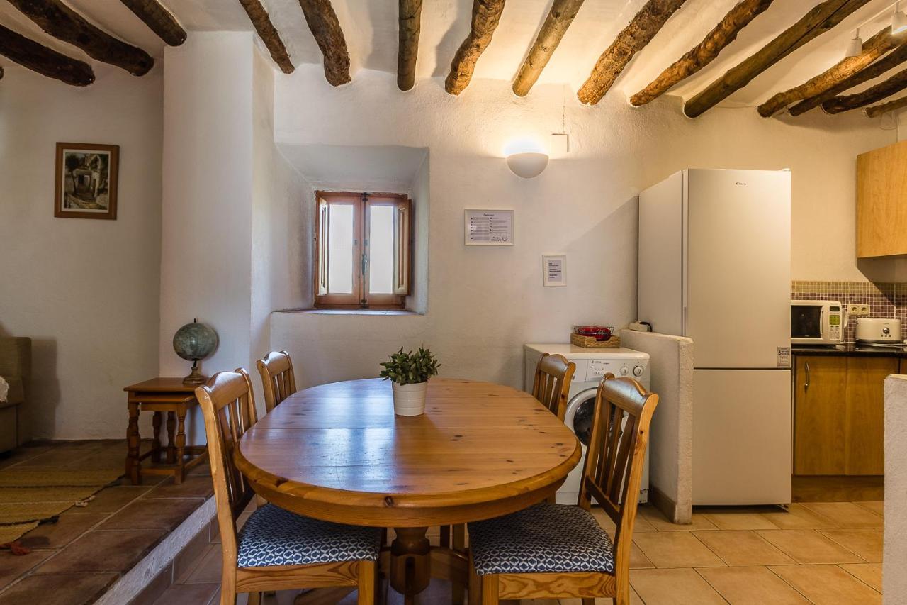 Casa Mundo - 16Th Century Traditional White Village House With Pool Pinos del Valle Exteriér fotografie
